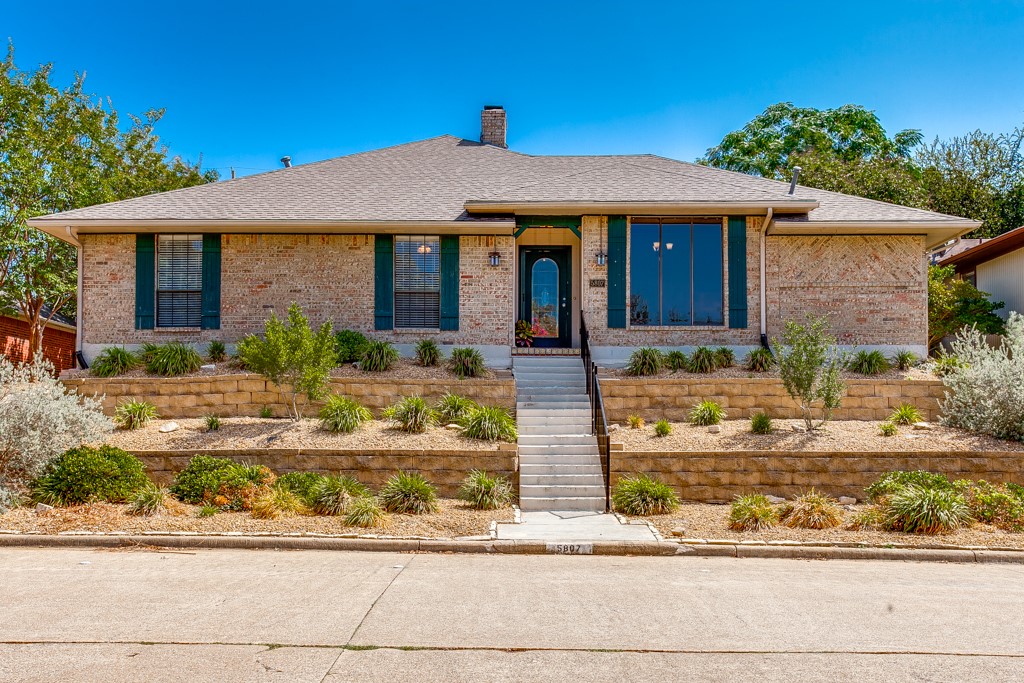 5807 Yacht Club Drive