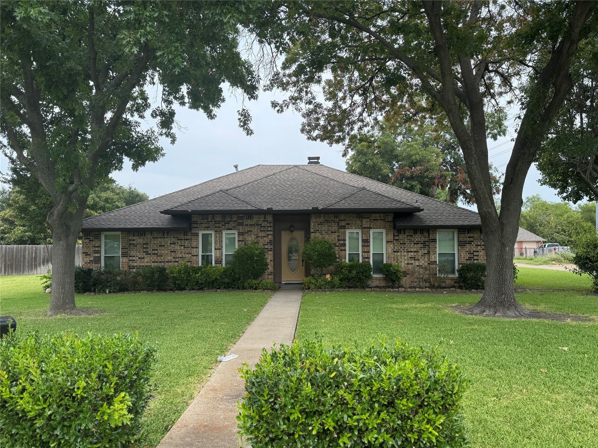 913 Lake Meadows Drive