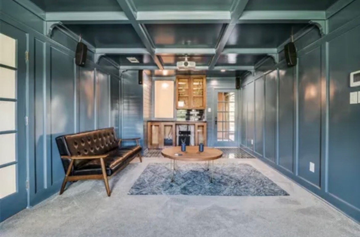 913 Lake Meadows Drive