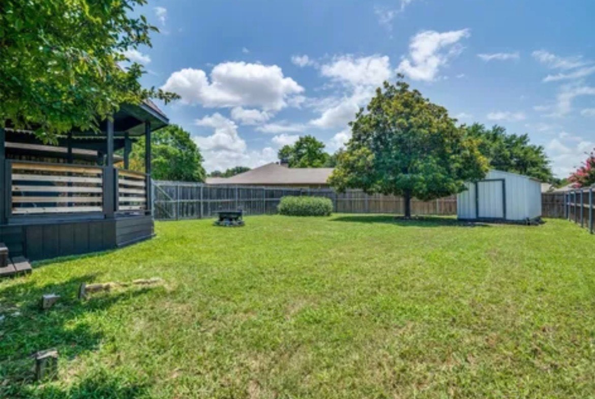 913 Lake Meadows Drive