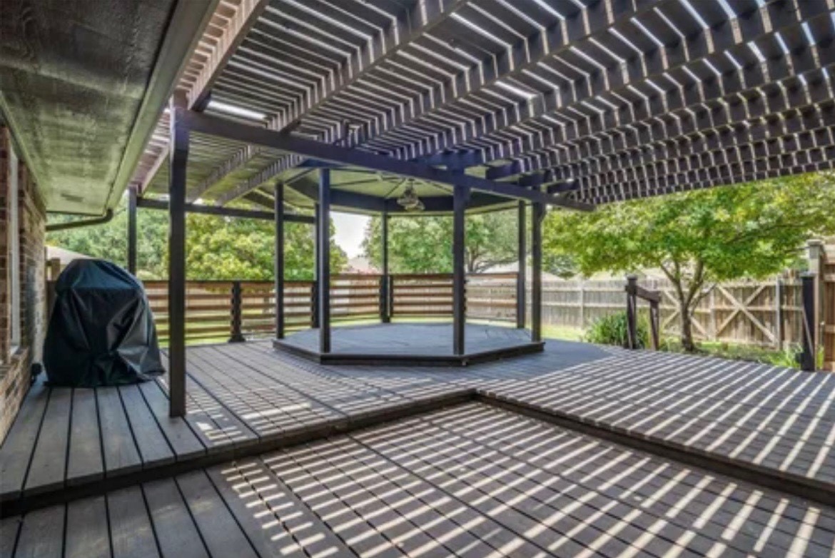 913 Lake Meadows Drive