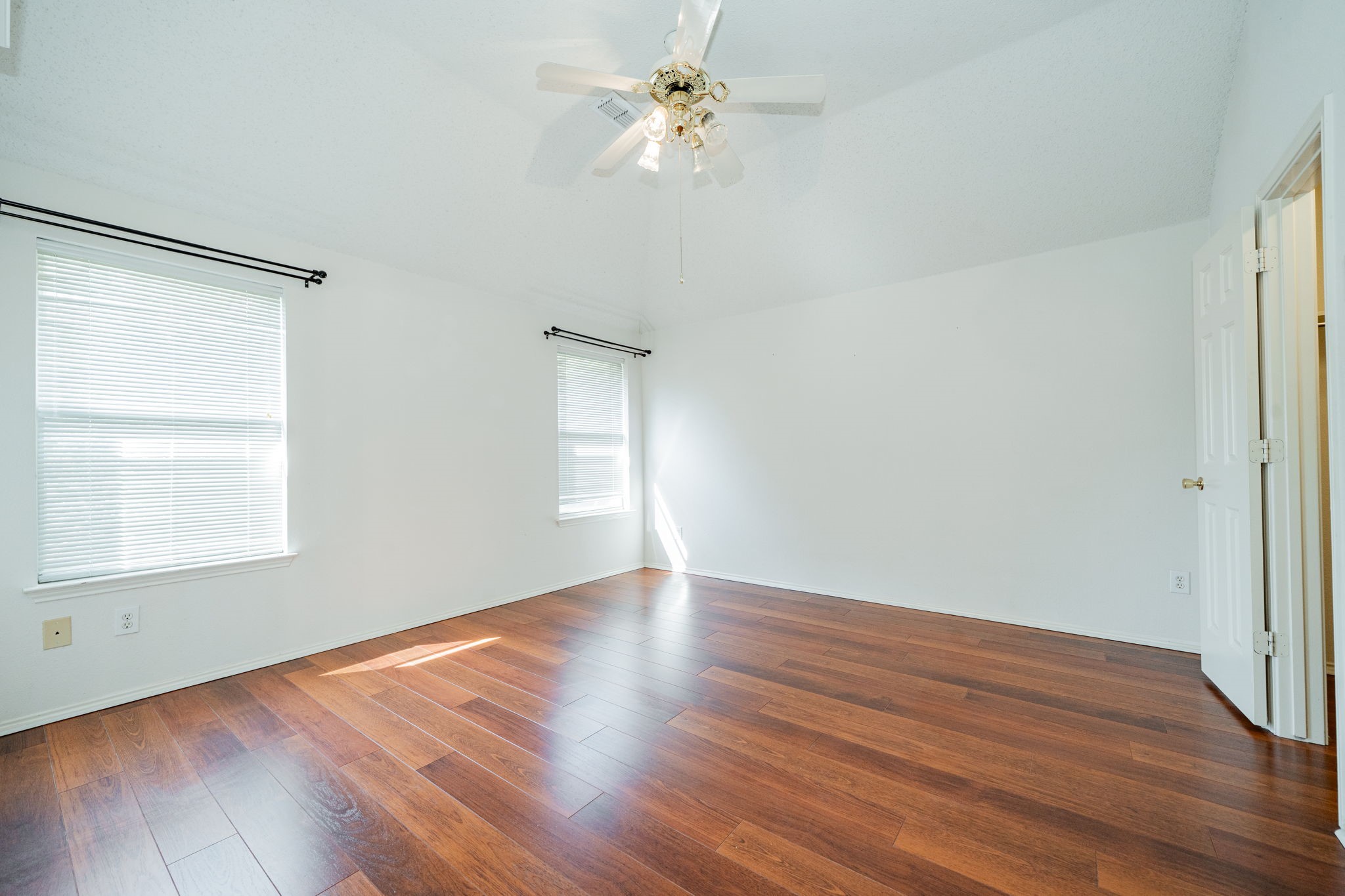 2715 Chatsworth Drive