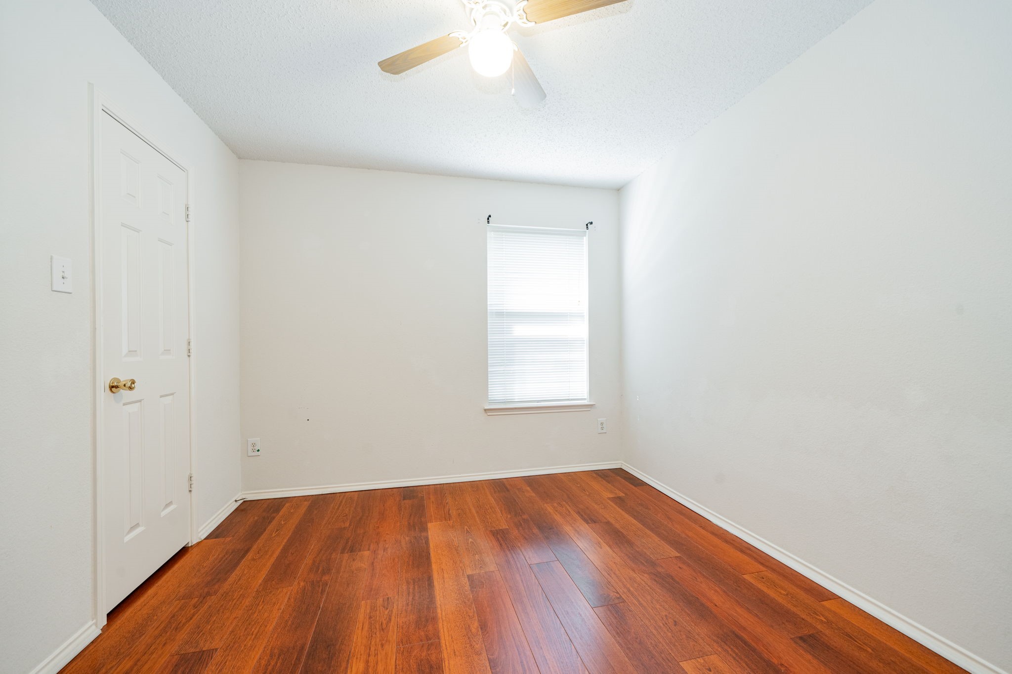 2715 Chatsworth Drive