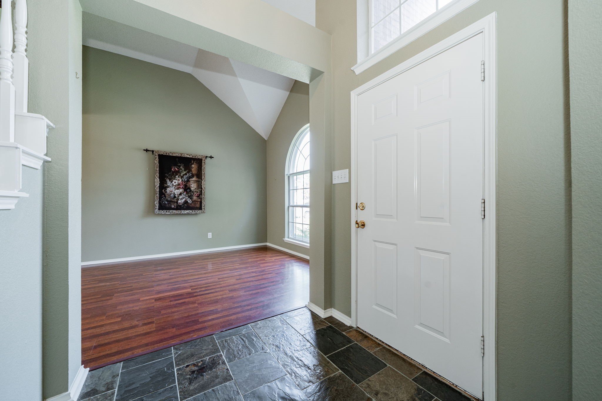 2715 Chatsworth Drive