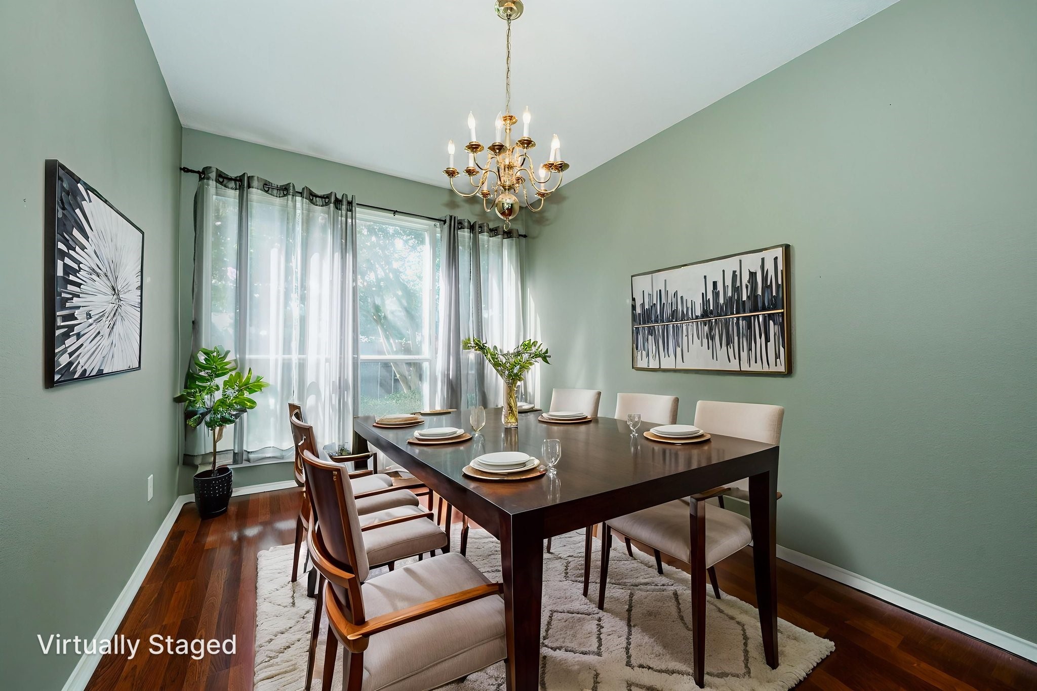 2715 Chatsworth Drive