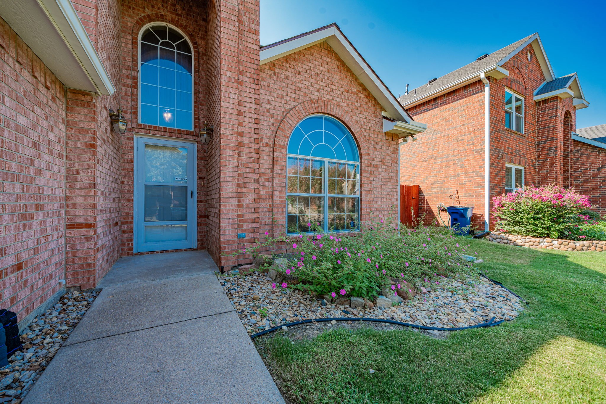 2715 Chatsworth Drive