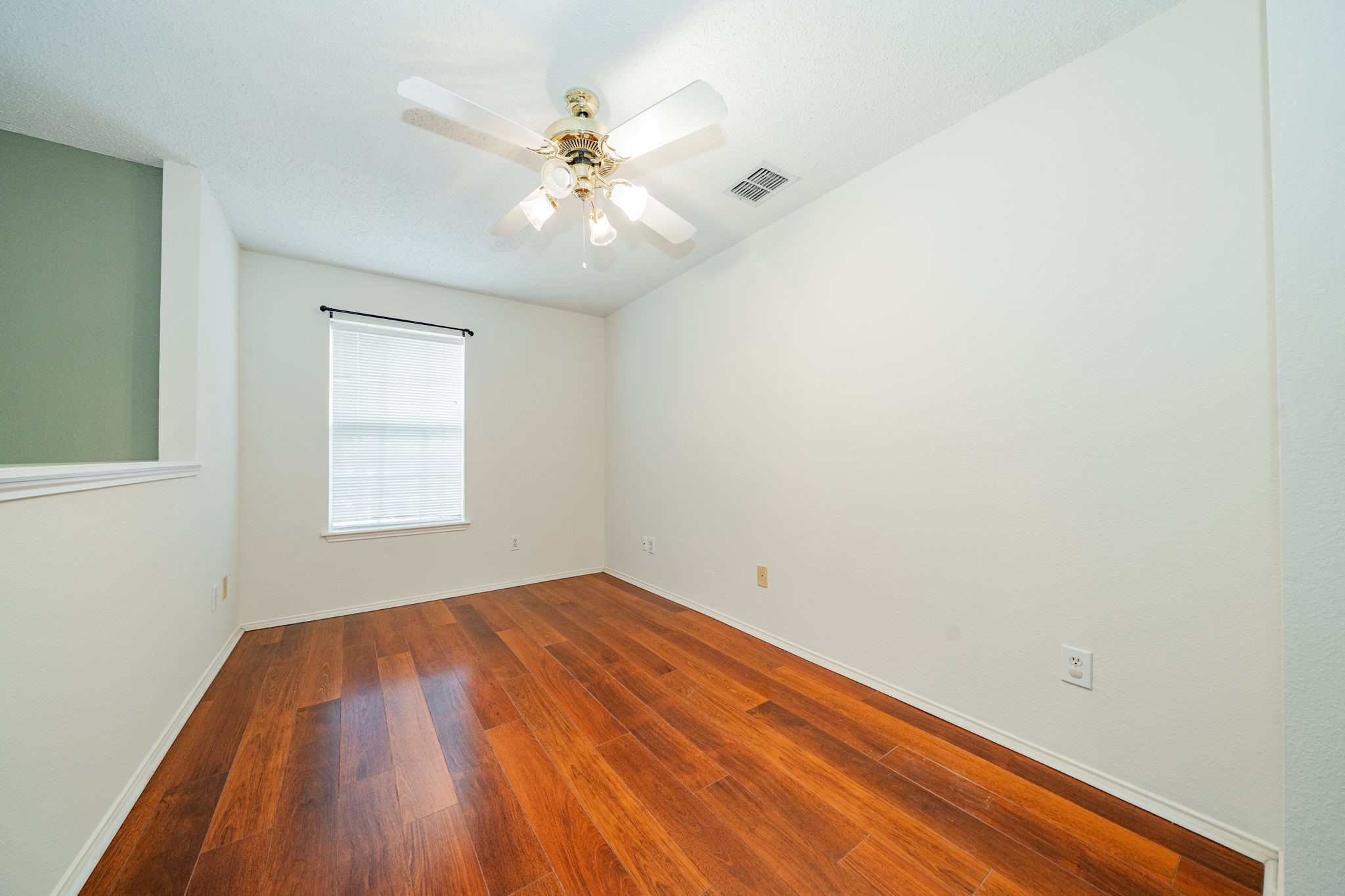 2715 Chatsworth Drive