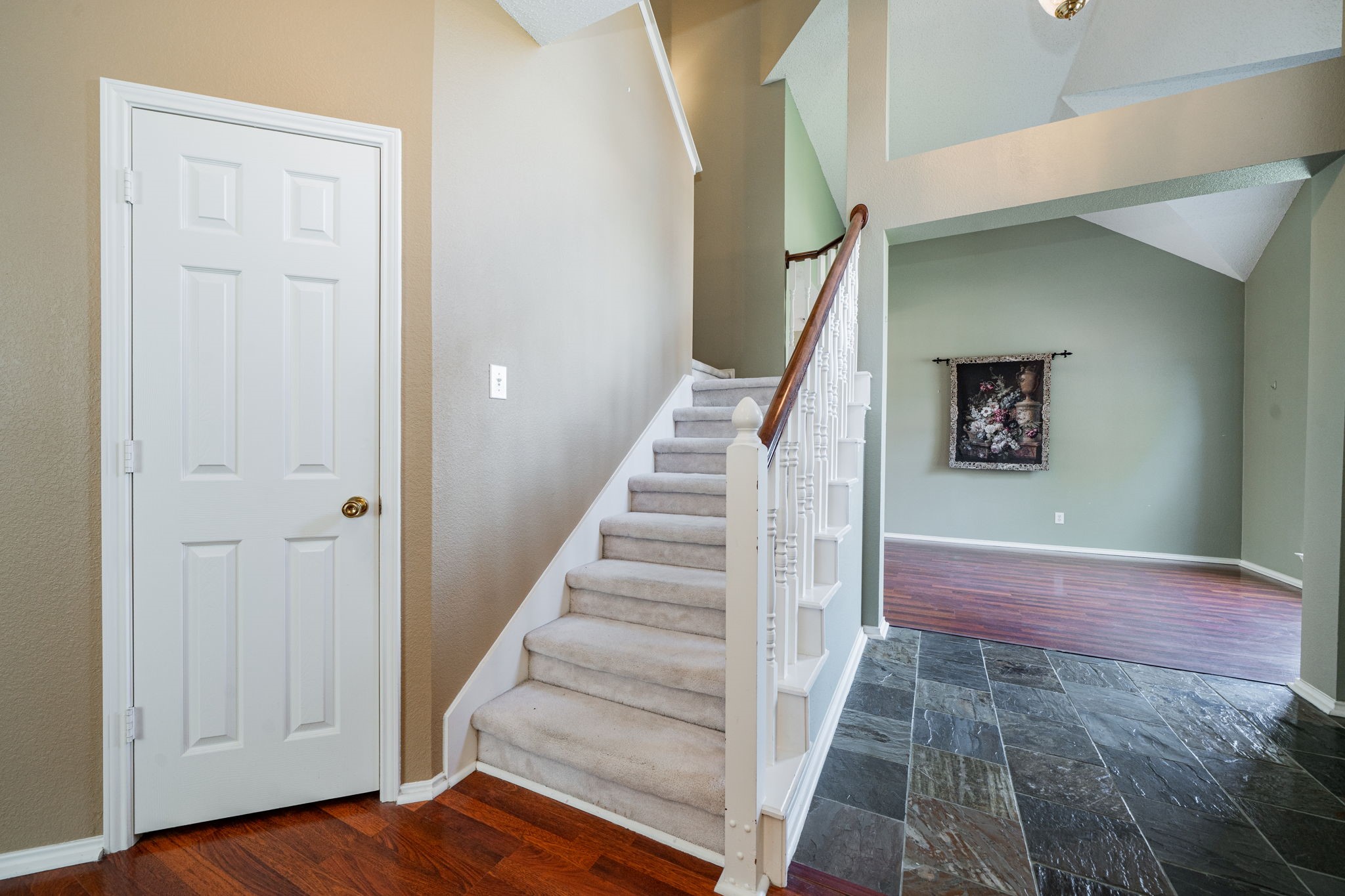 2715 Chatsworth Drive