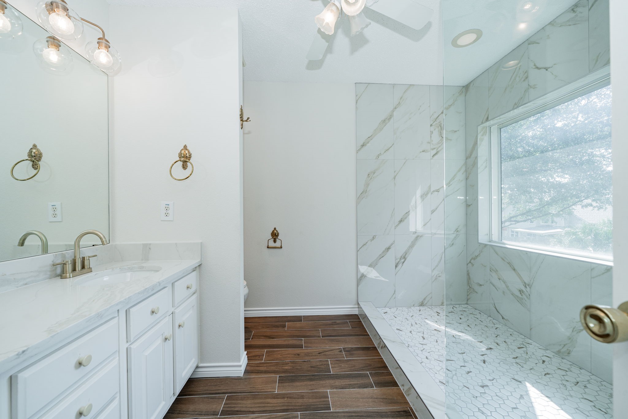 2715 Chatsworth Drive