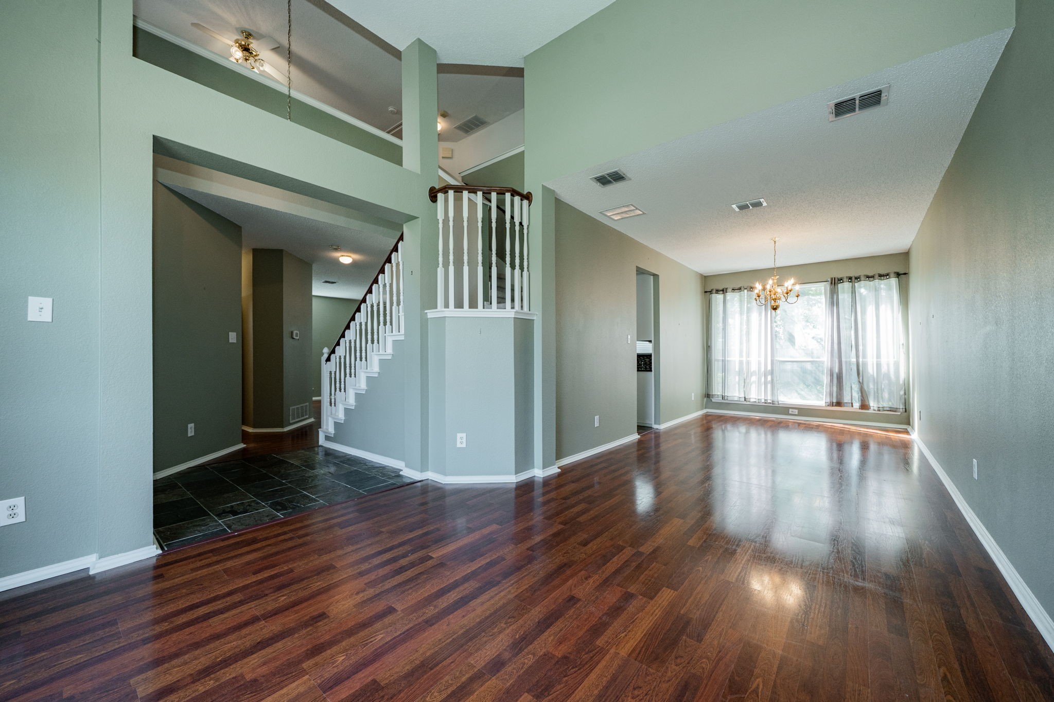 2715 Chatsworth Drive