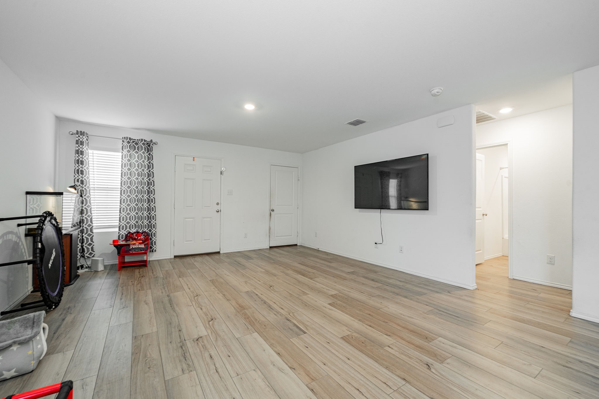 7213 Jackrabbit Avenue