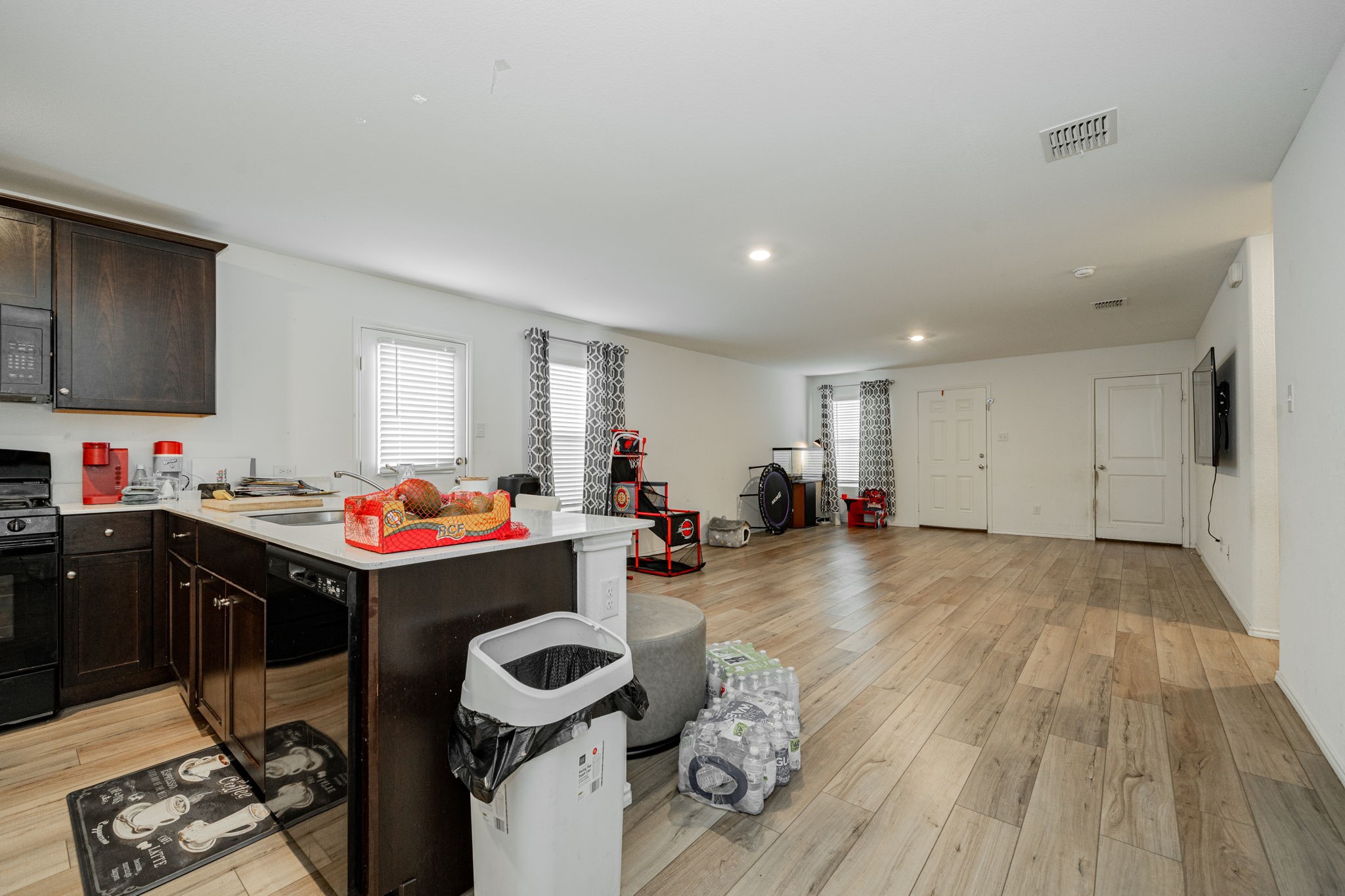 7213 Jackrabbit Avenue