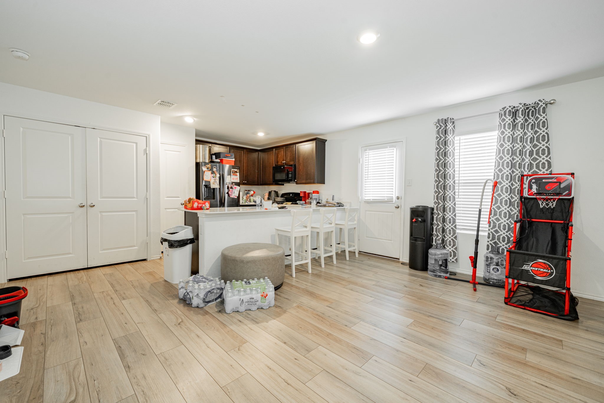 7213 Jackrabbit Avenue