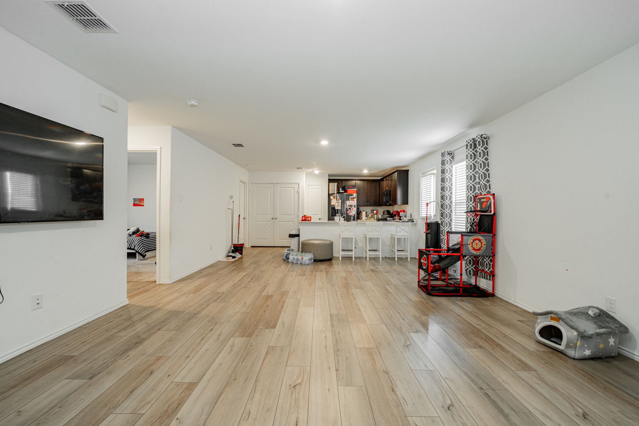 7213 Jackrabbit Avenue