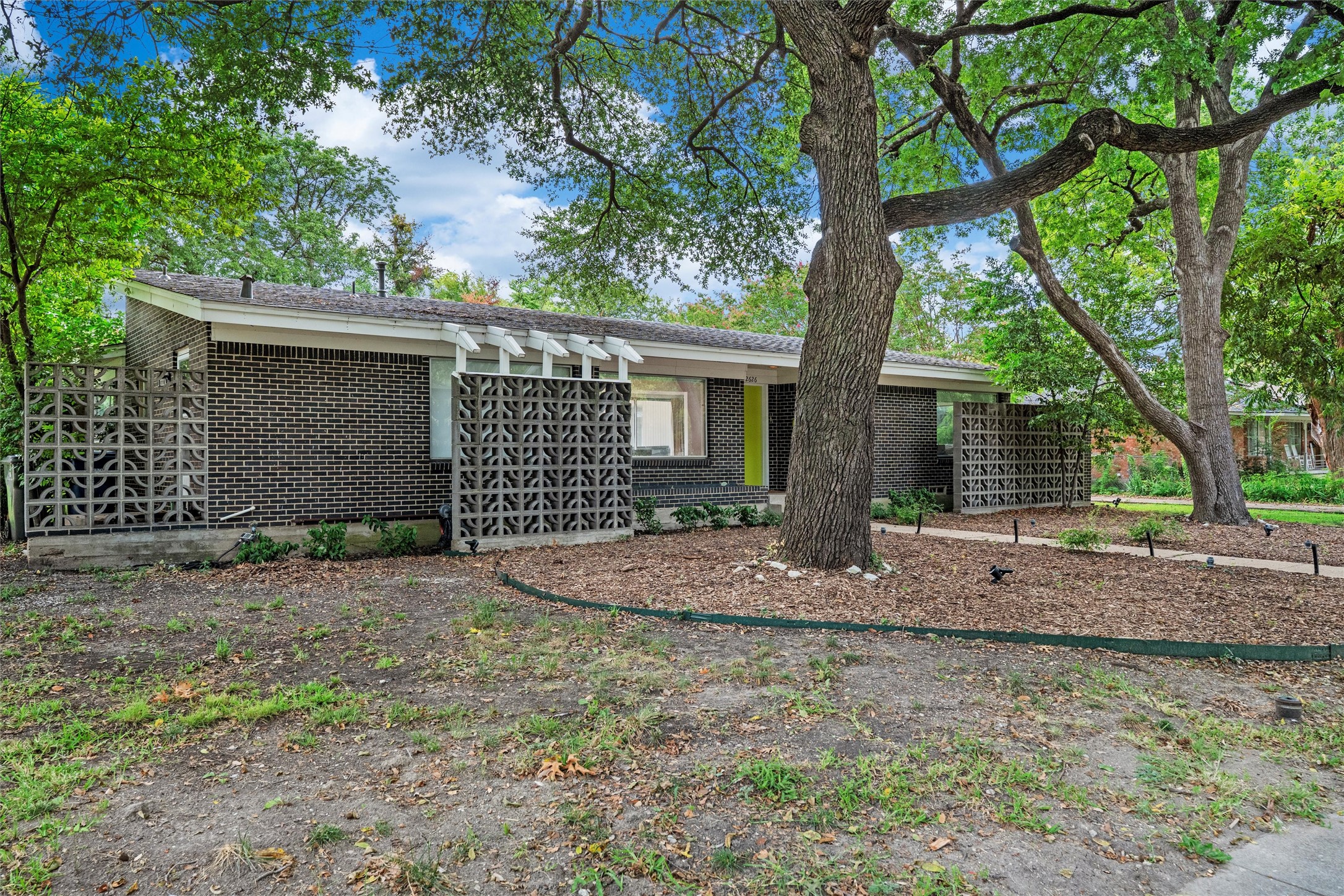 2626 S Glenbrook Drive