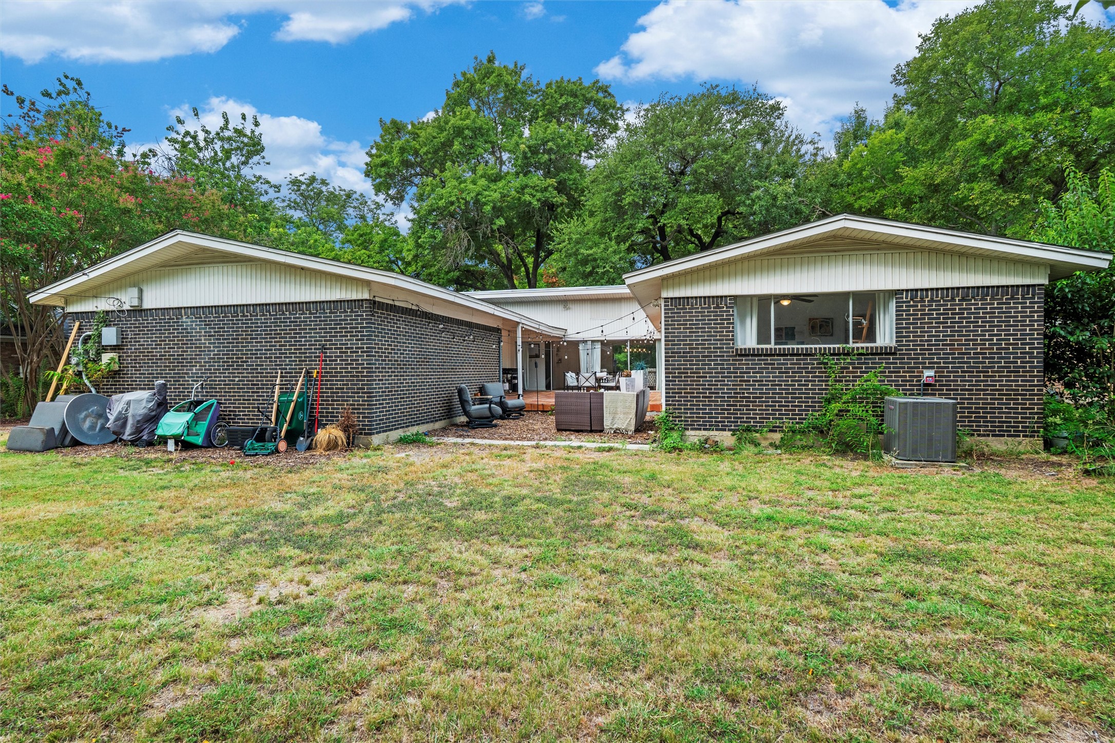 2626 S Glenbrook Drive