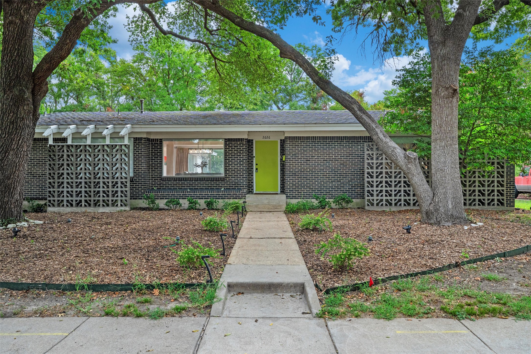 2626 S Glenbrook Drive