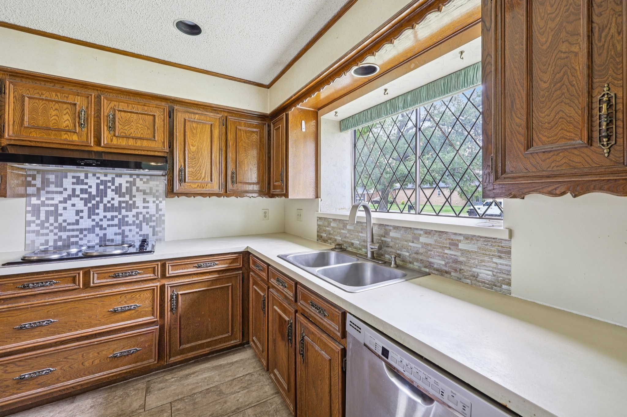 1912 Polstar Drive