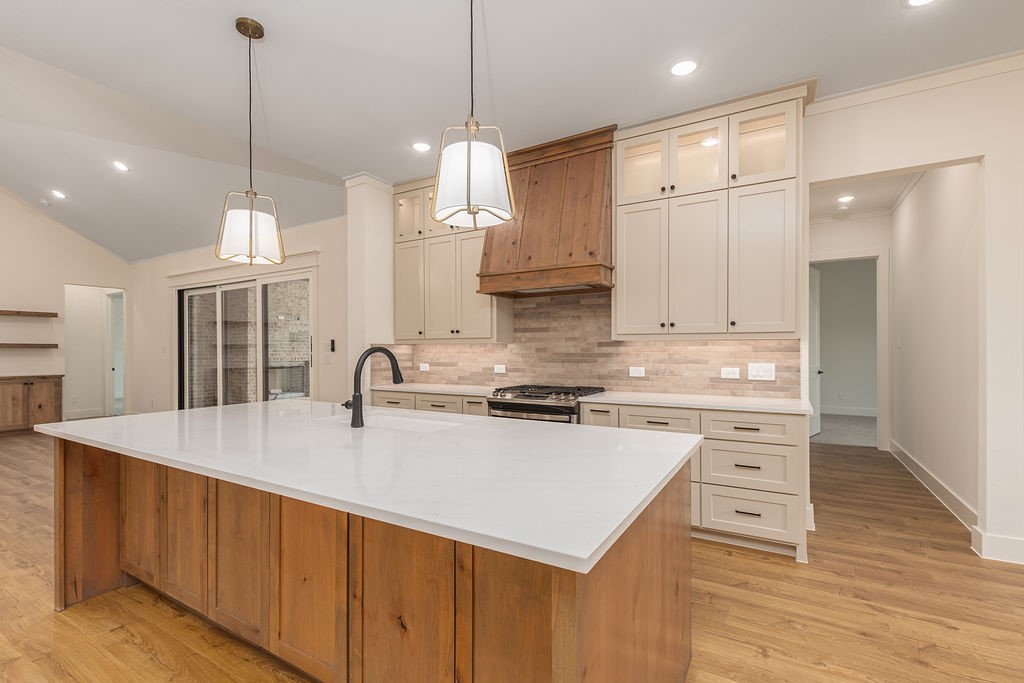 1335 Emma Road