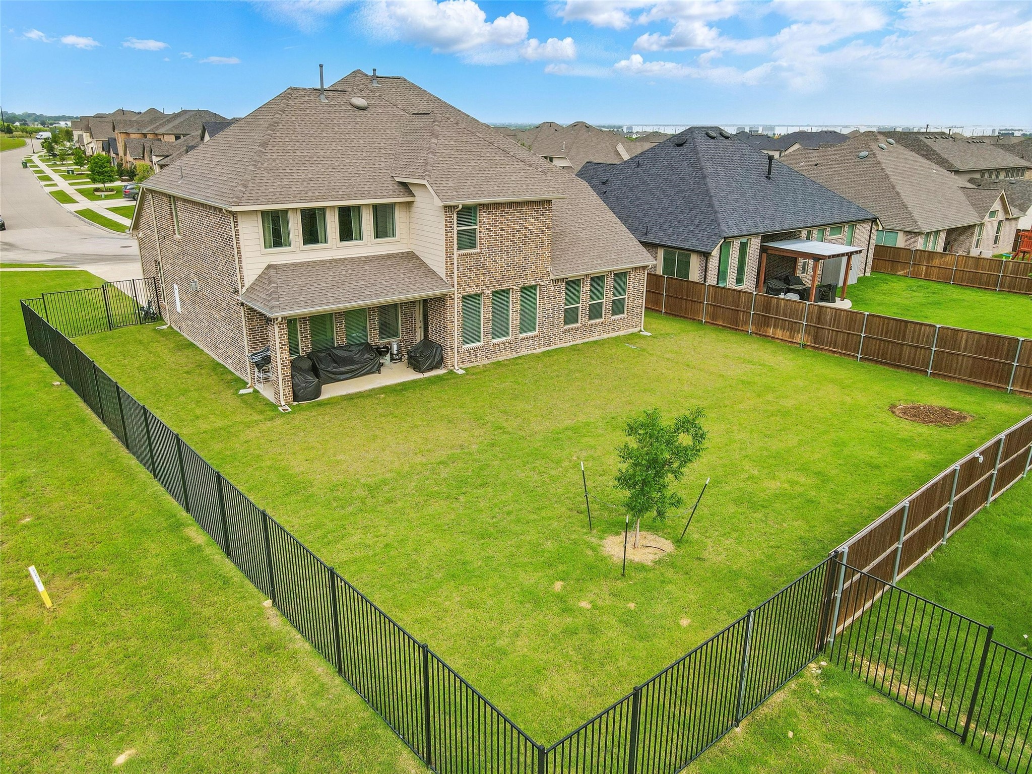 1477 Shooting Star Drive