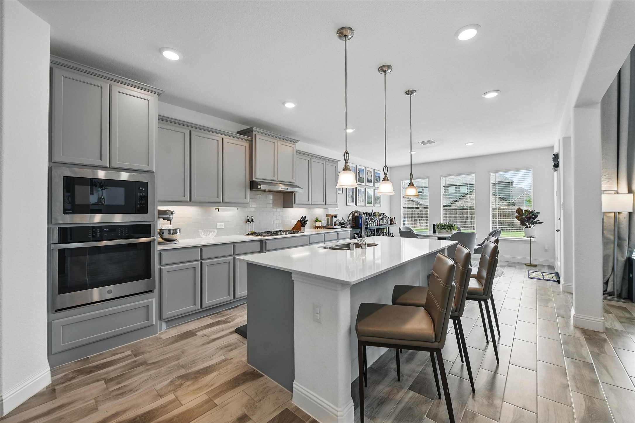 1477 Shooting Star Drive