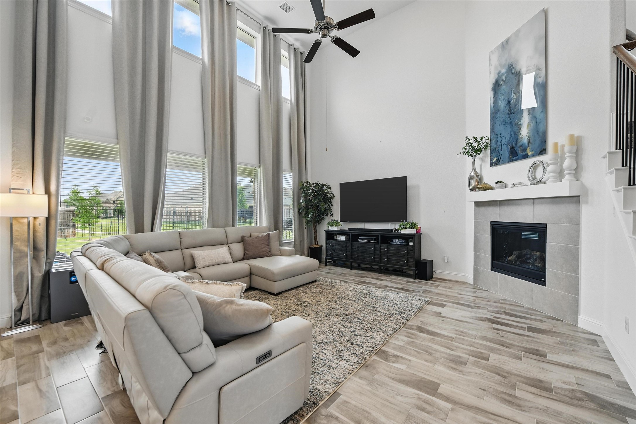 1477 Shooting Star Drive