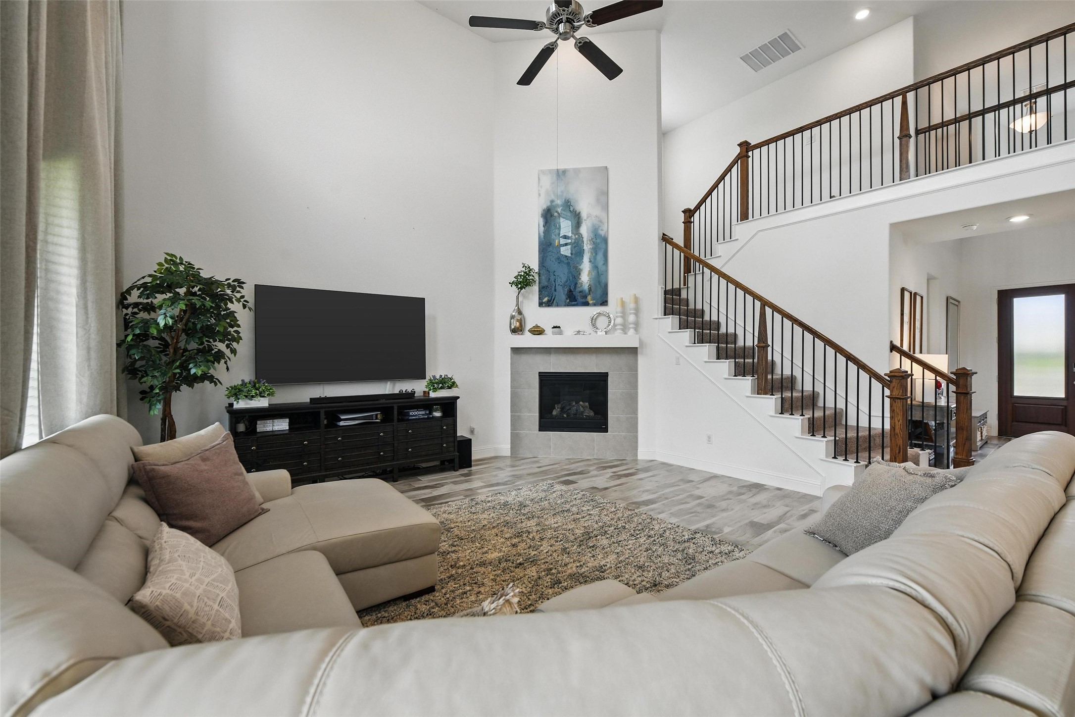 1477 Shooting Star Drive