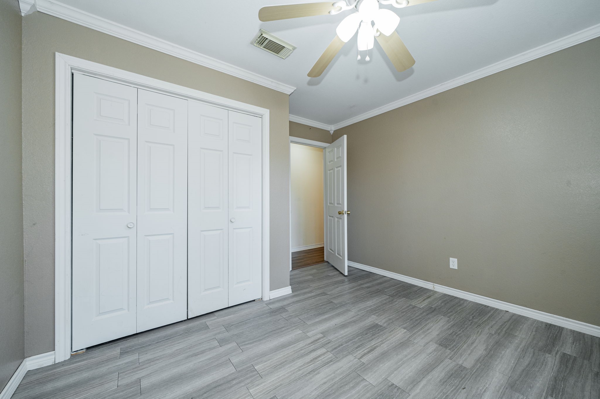 105 Parkside Drive