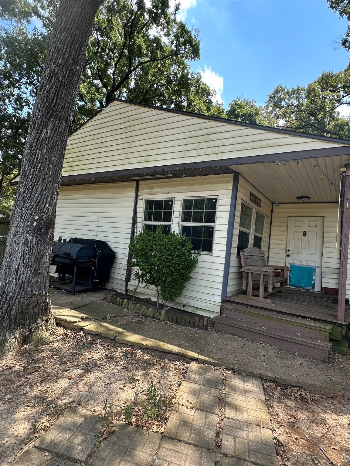 111 Thunderbird Drive