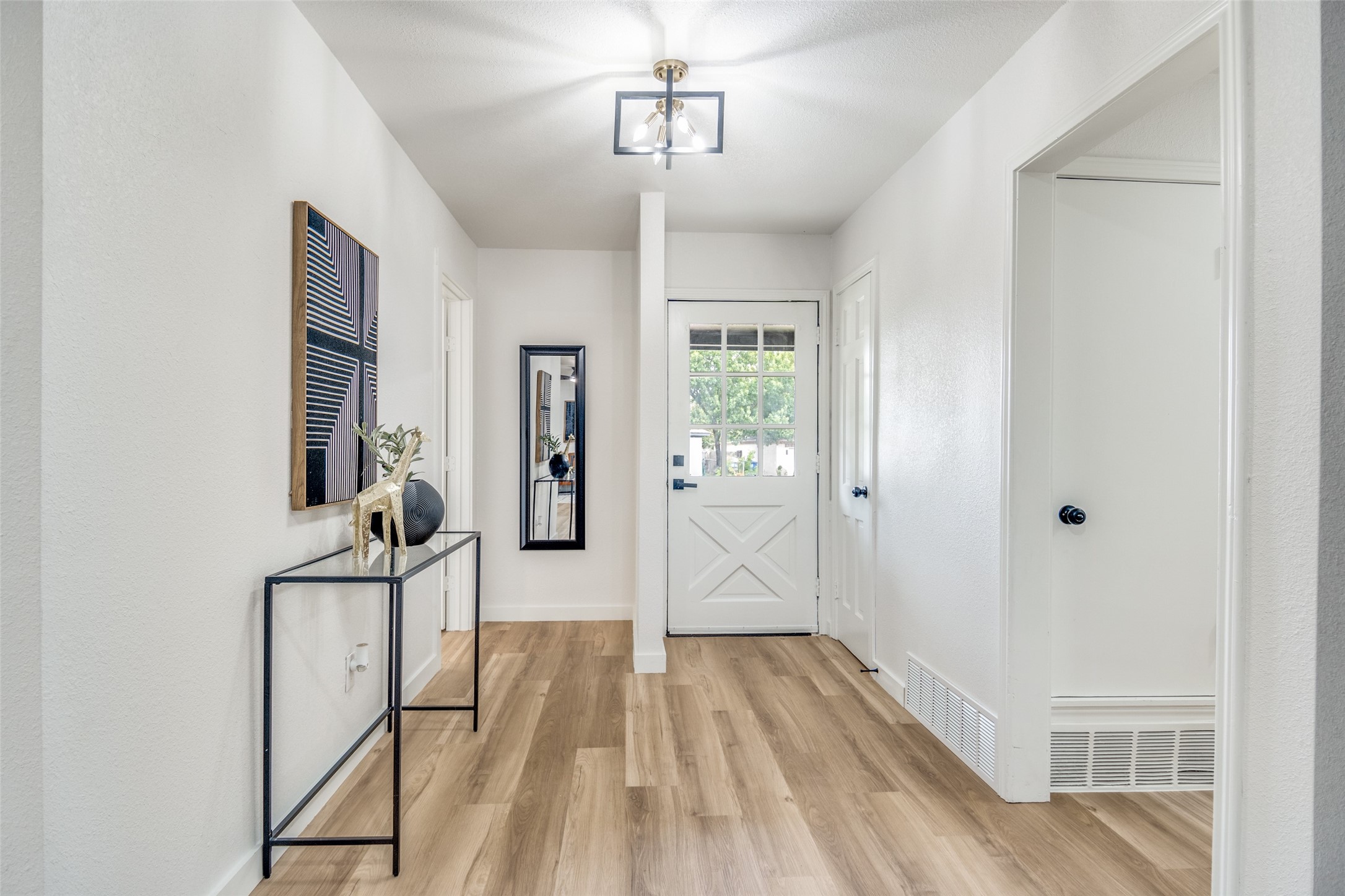 1318 Mayfield Avenue