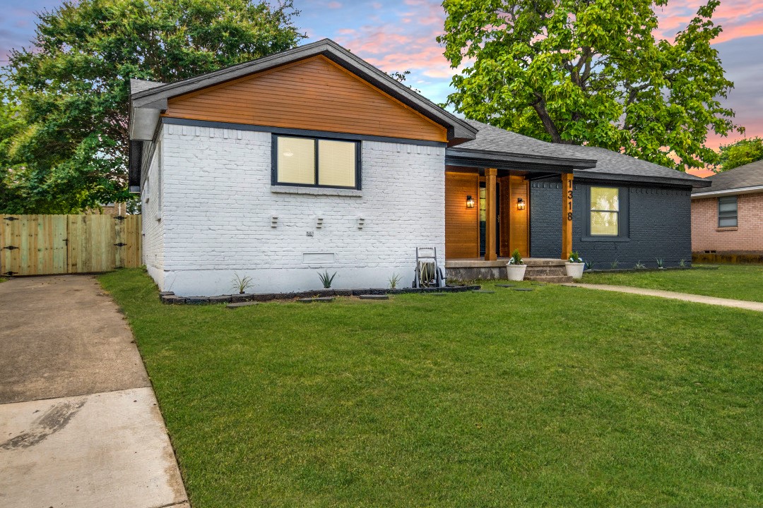 1318 Mayfield Avenue