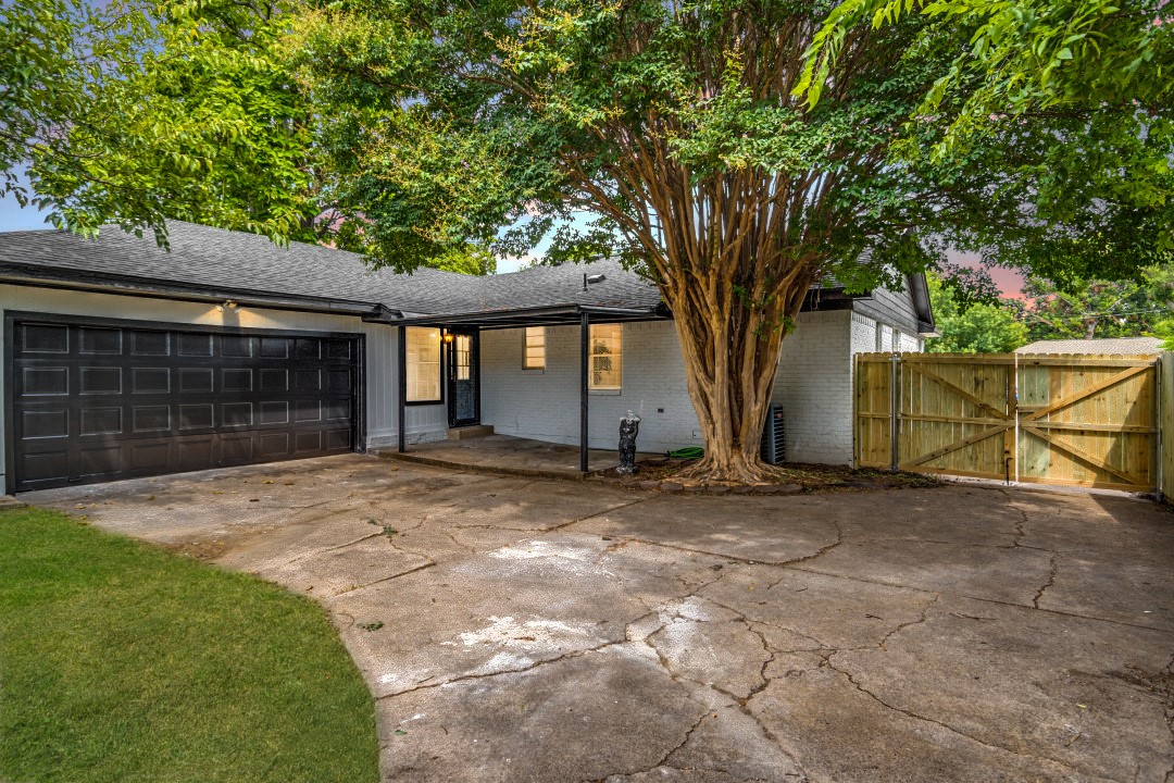 1318 Mayfield Avenue