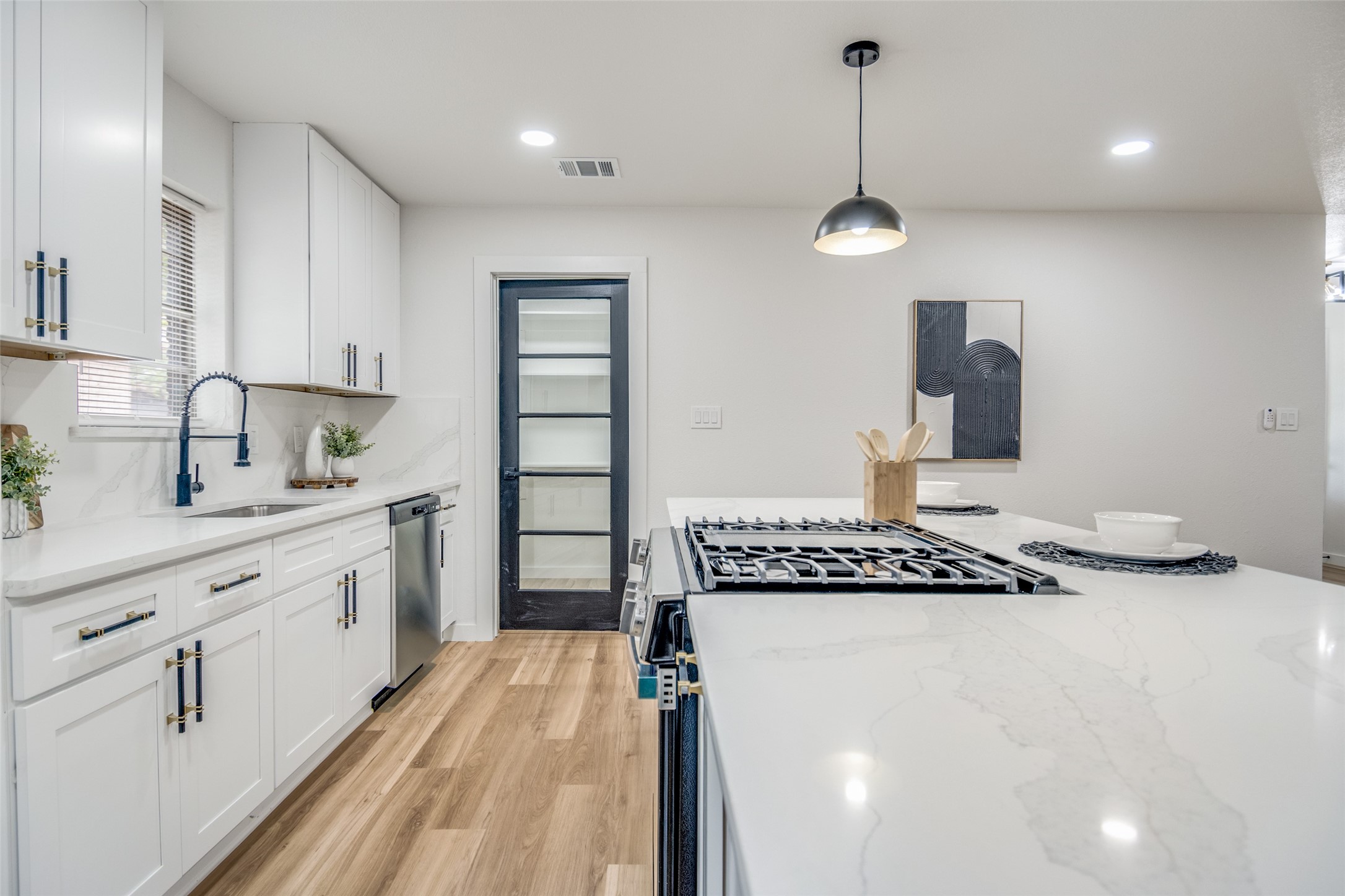 1318 Mayfield Avenue
