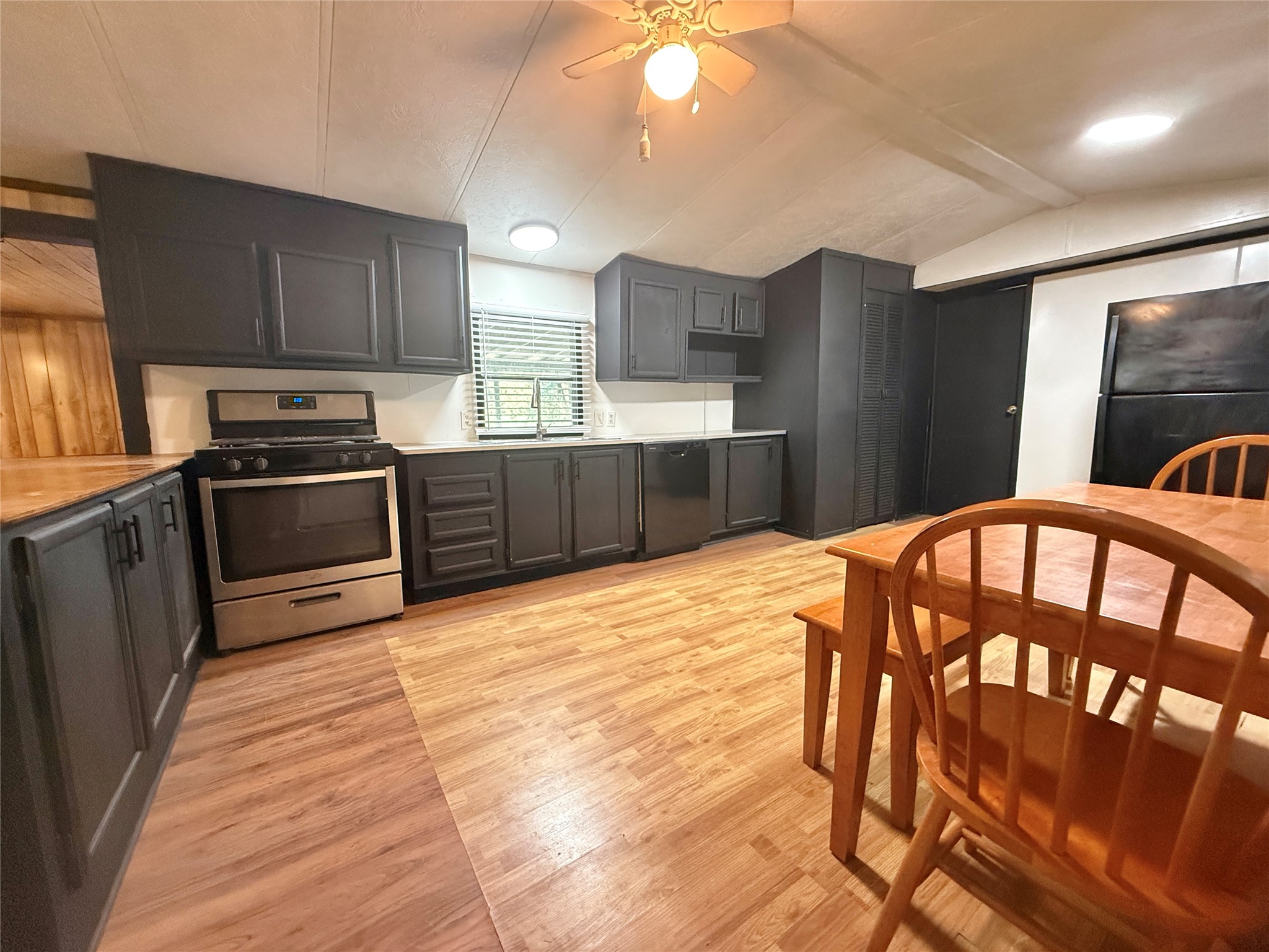 712 COUNTY ROAD 2104