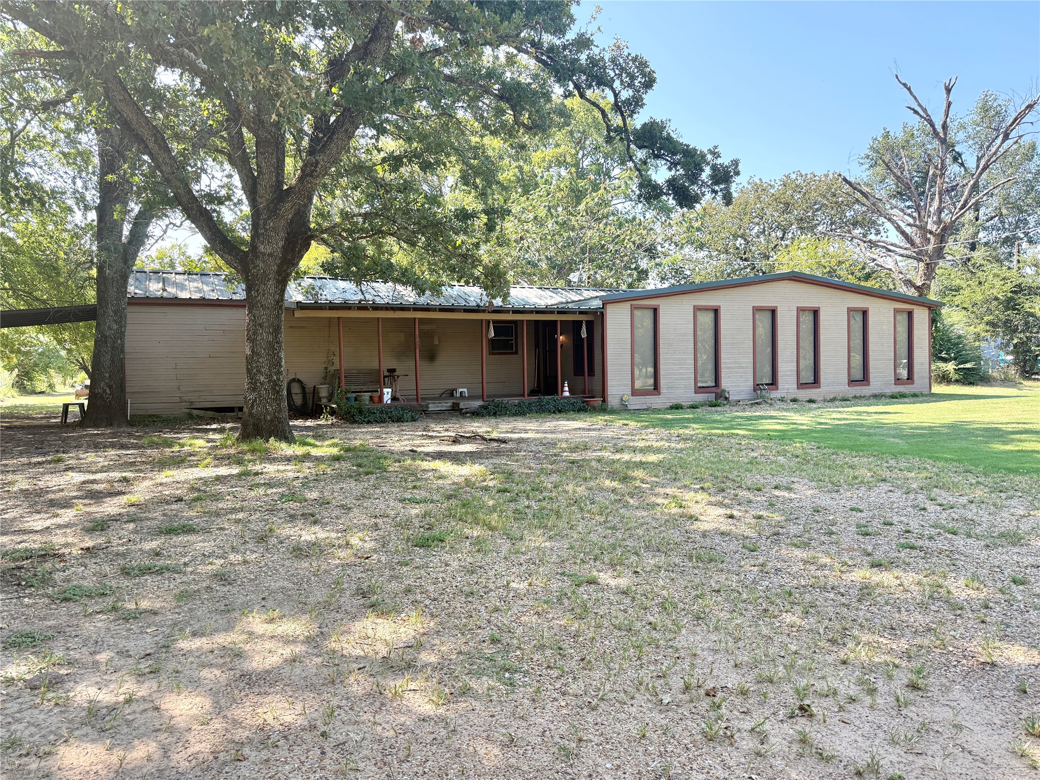 712 COUNTY ROAD 2104