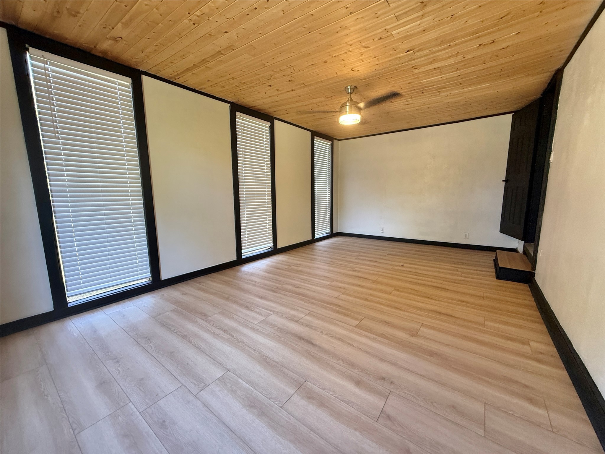 712 COUNTY ROAD 2104