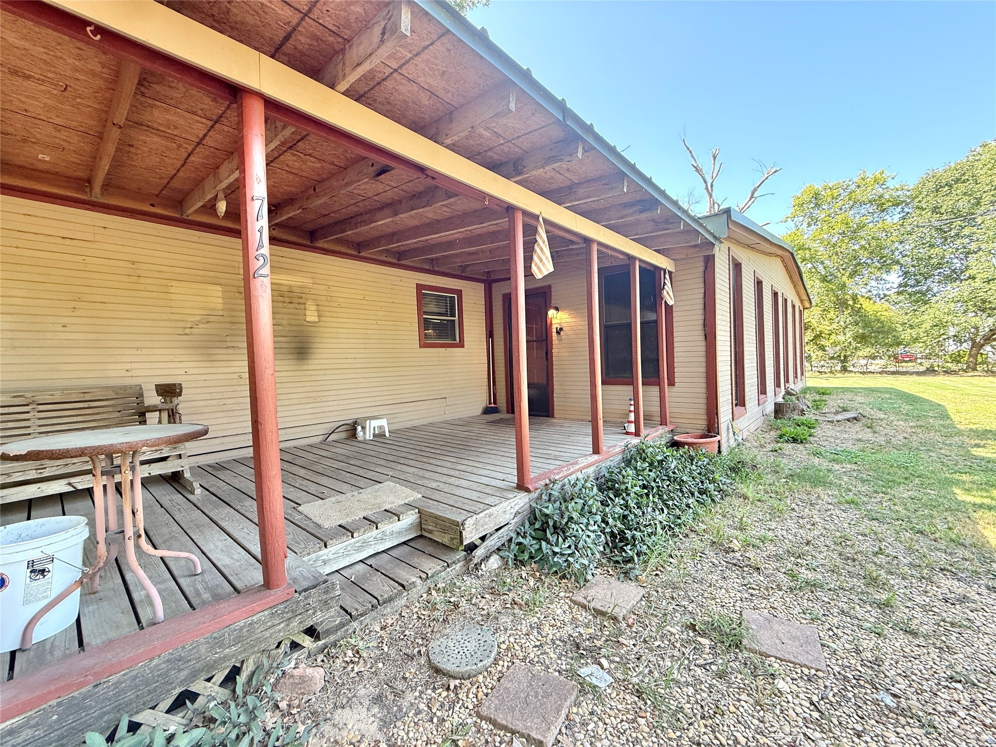 712 COUNTY ROAD 2104