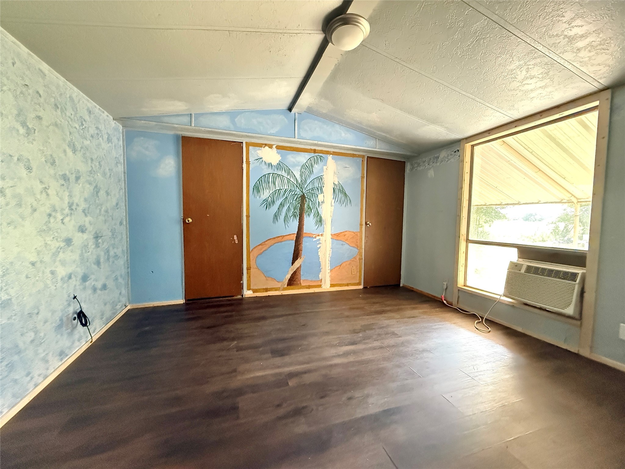 712 COUNTY ROAD 2104