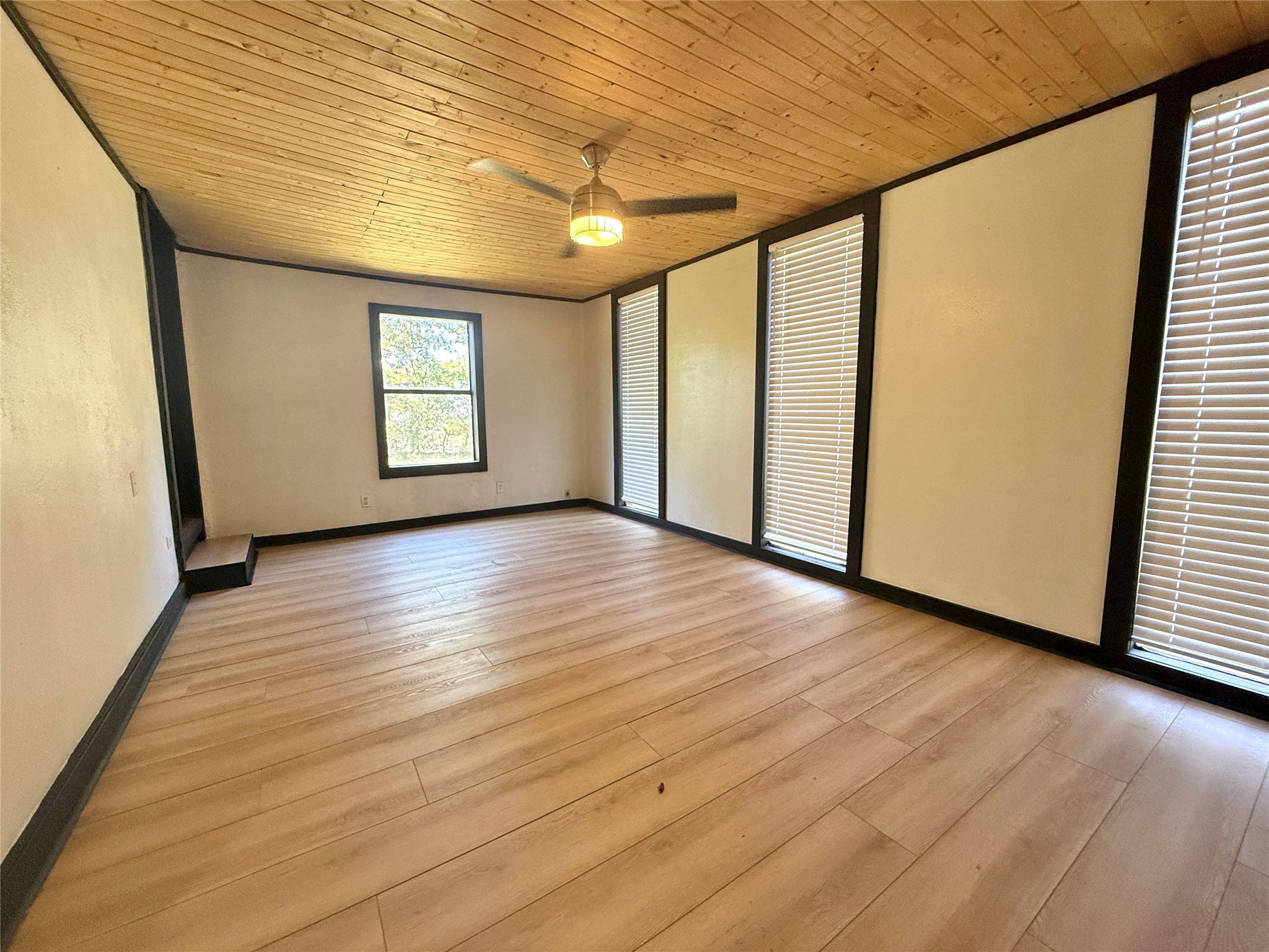 712 COUNTY ROAD 2104