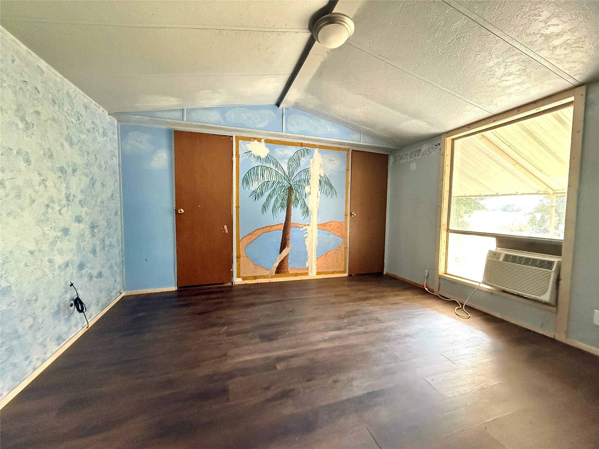 712 COUNTY ROAD 2104