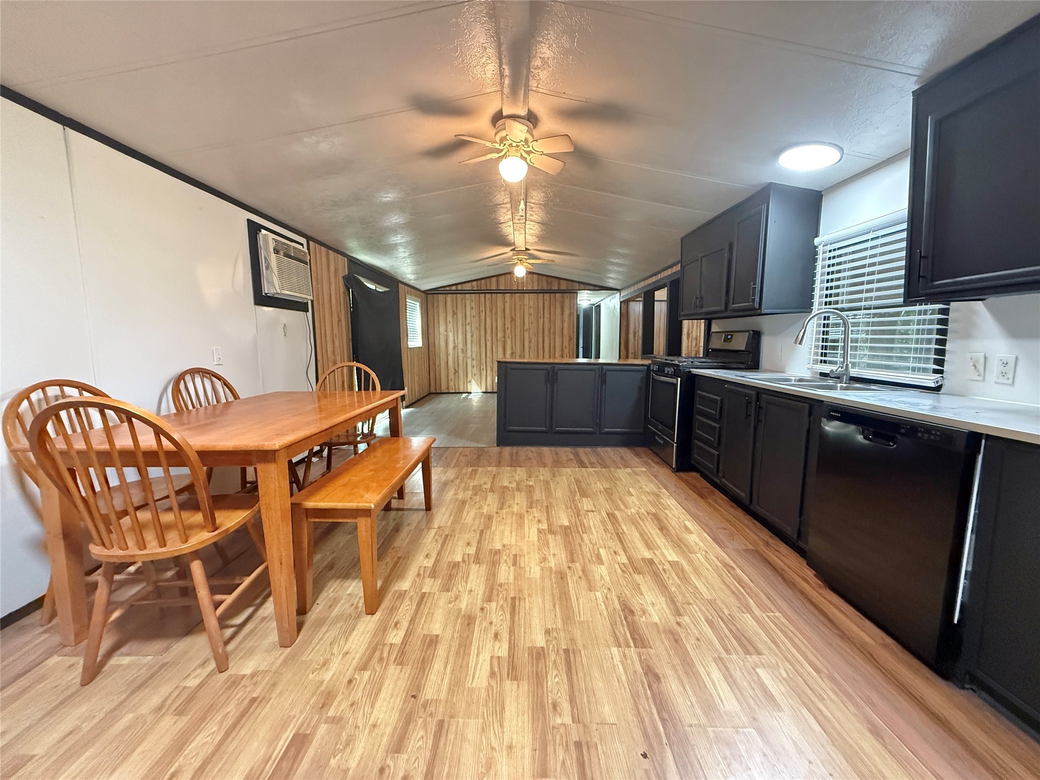 712 COUNTY ROAD 2104