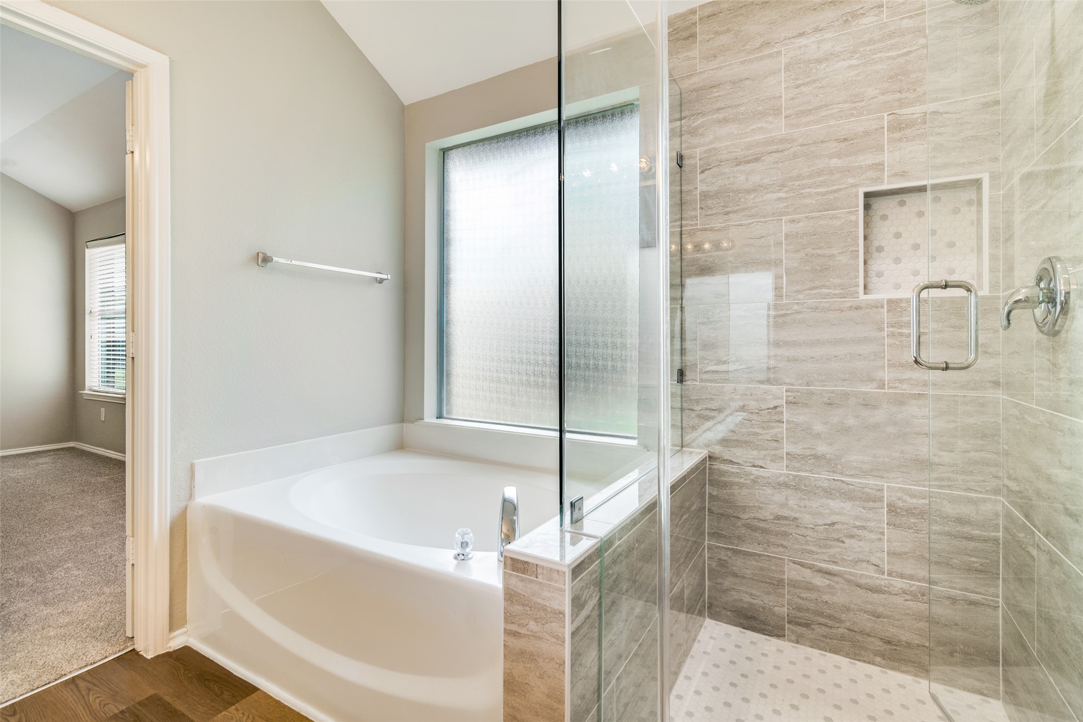 3690 Chestnut Trail