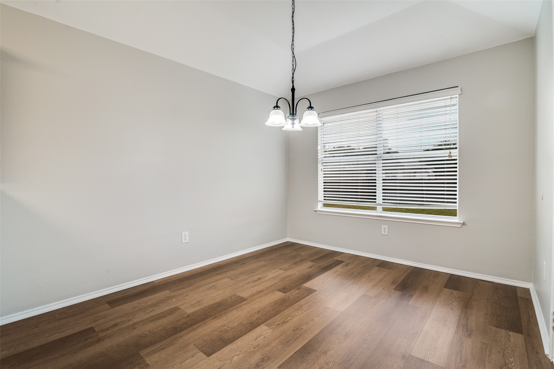 3690 Chestnut Trail