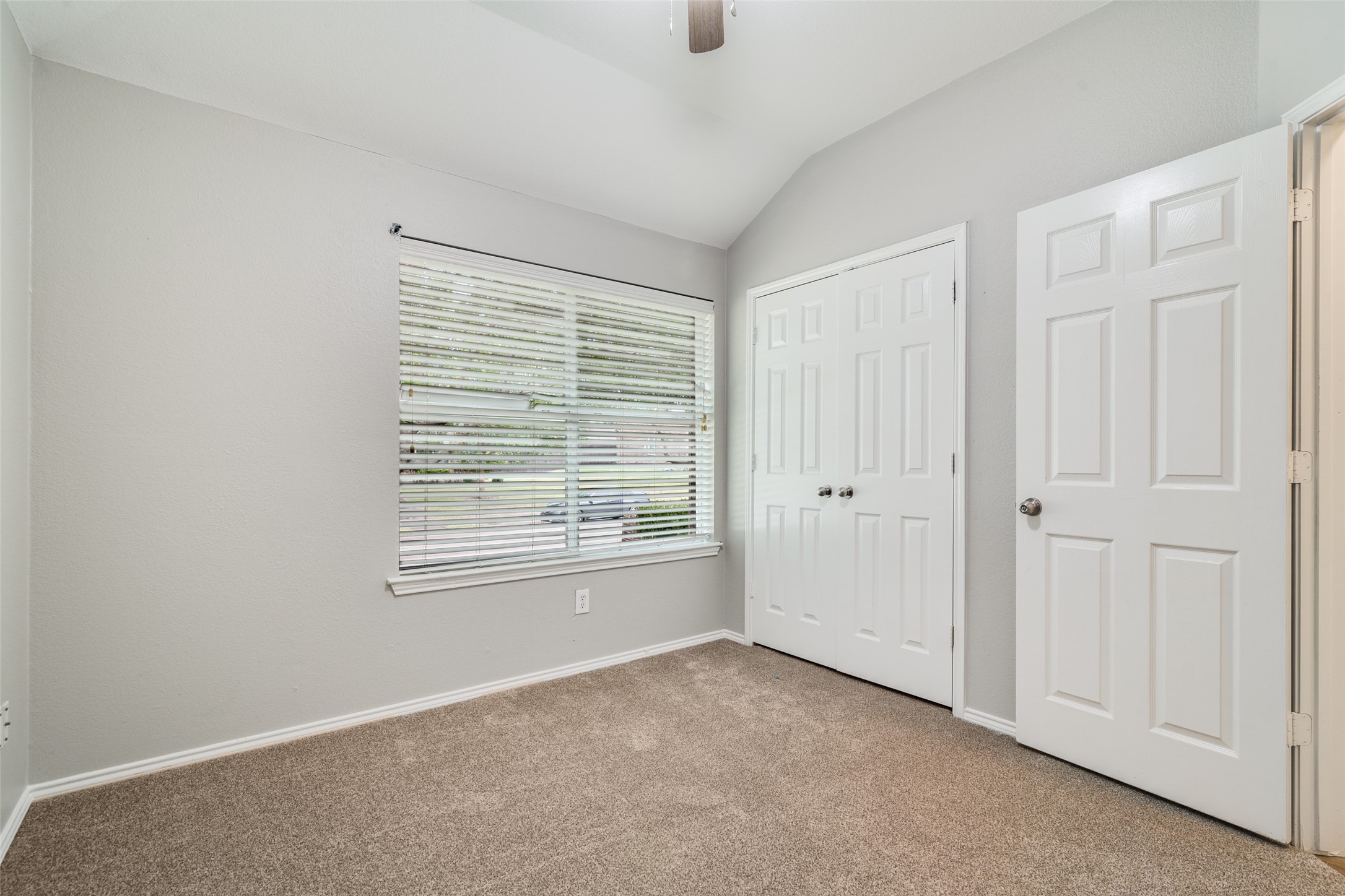 3690 Chestnut Trail