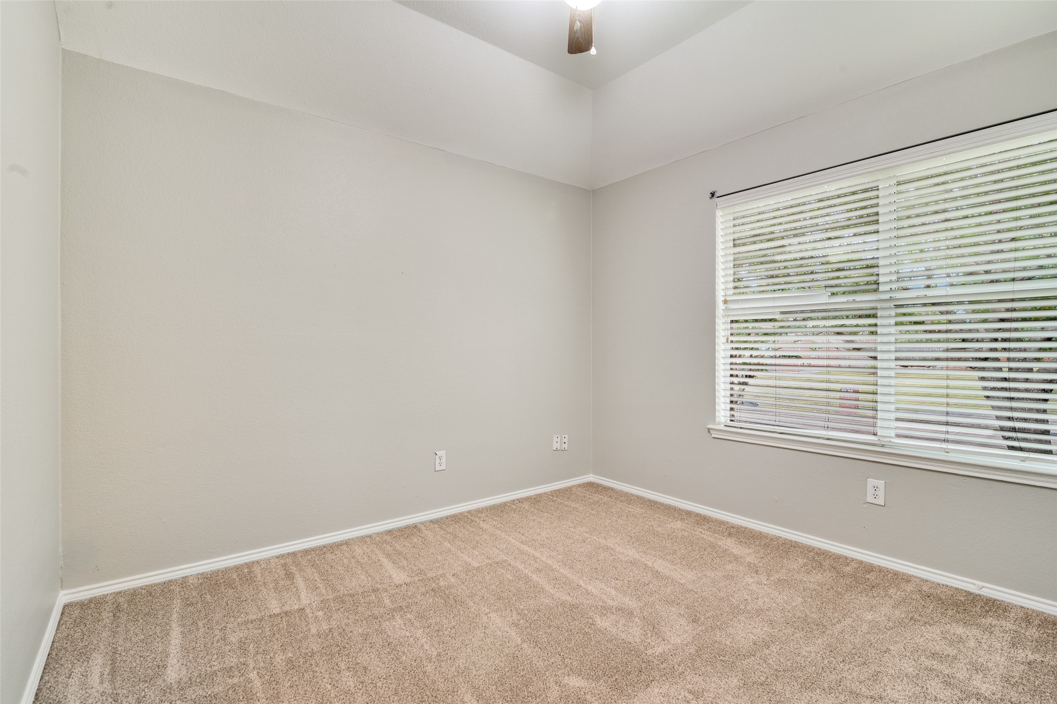 3690 Chestnut Trail
