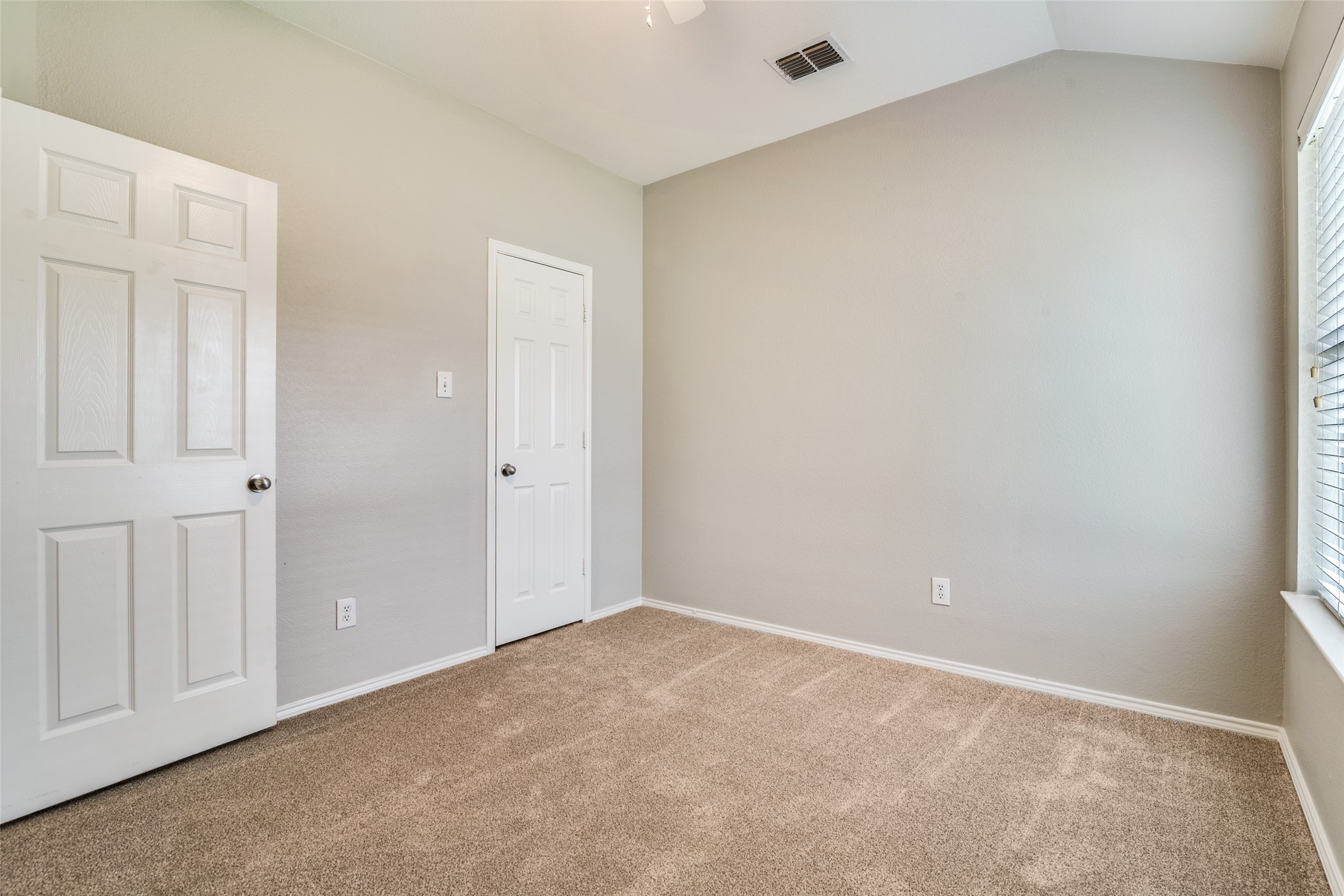 3690 Chestnut Trail