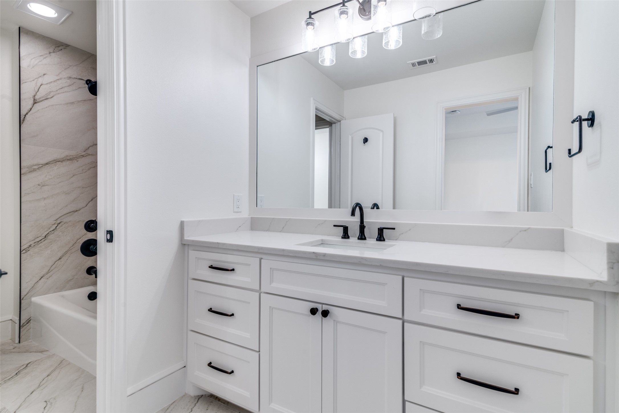 516 Heathland Crossing