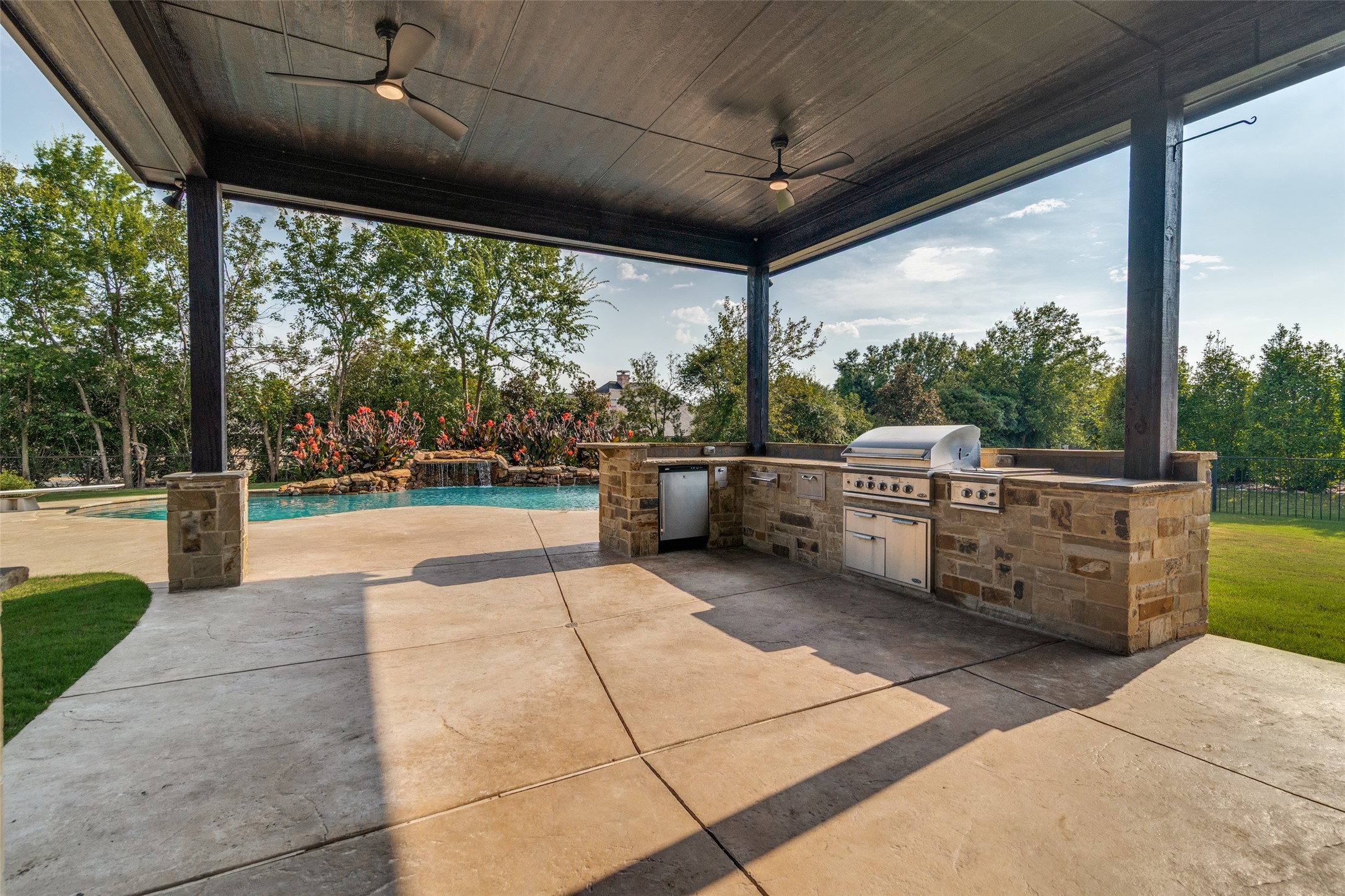 516 Heathland Crossing