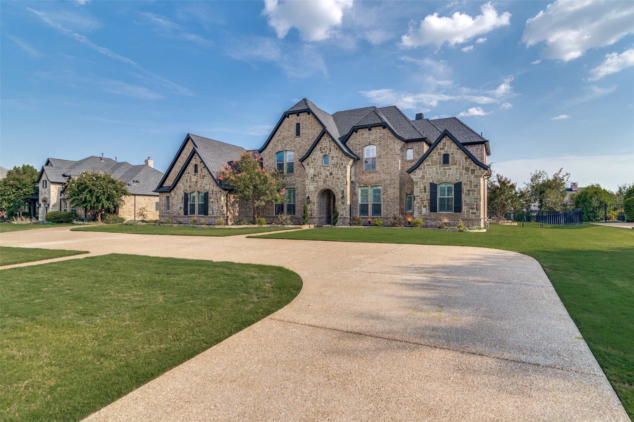 516 Heathland Crossing