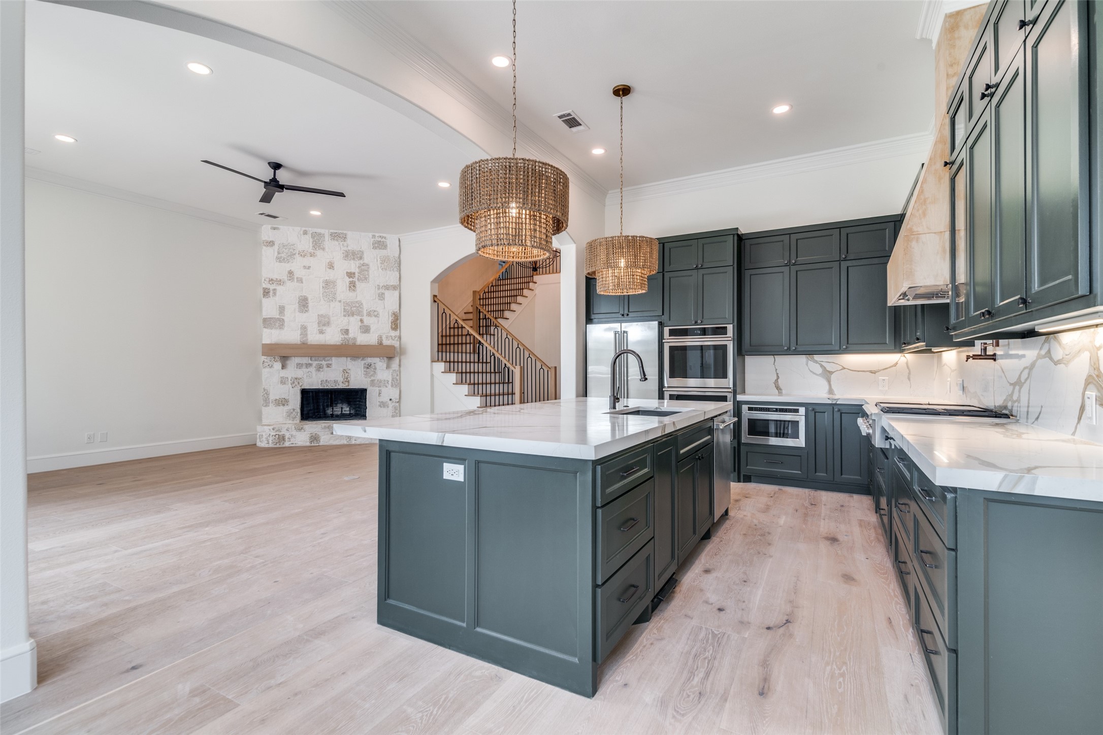 516 Heathland Crossing